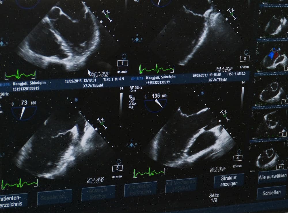 Hukum Seorang Laki-Laki Menjadi Dokter Kandungan